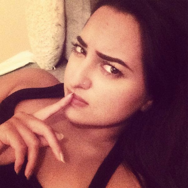 7 Times Sonakshi Sinha Selfies Proved That She Is A Selfie Queen Let Us Publish