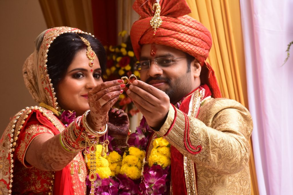 indian wedding couple poses 1