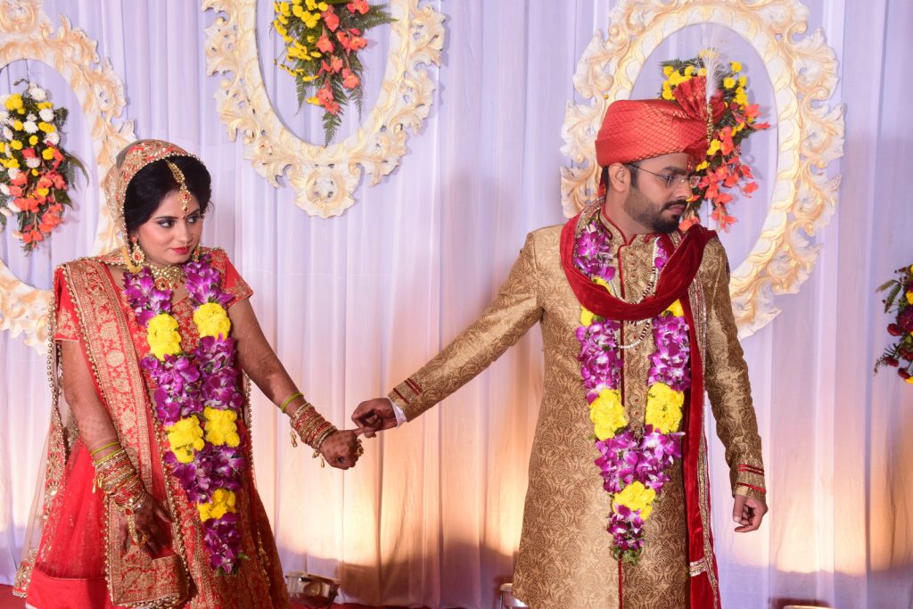 Hammad weds misbah #weddingshoot #photography #mumtazstudios | Indian bride photography  poses, Indian wedding couple photography, Indian bride poses