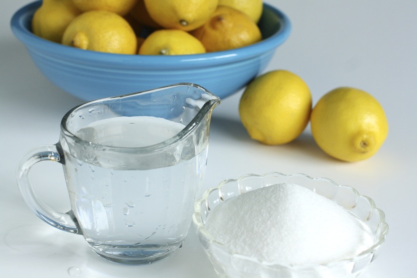 Название сахара в воде. Лимон с солью. Вода с лимоном. Лимон с сахаром. Вода с лимоном и сахаром.