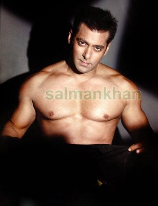 Shirtless Salman Khan Pictures Then And Now - Let Us Publish