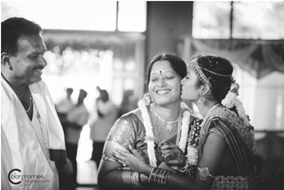 5 Super Important Shots Brides Should Get Clicked with their Moms !