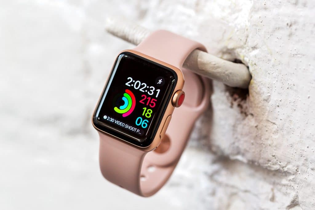 MEET THE BEAUTY WITH THE BRAINS :  APPLE WATCH SERIES 3